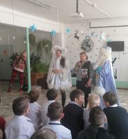 Поздравление ребят с новым годом от Снегурочки и дедушки Мороза