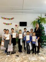 Вручение благодарностей за участие у конкурсе