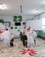 Торжественная линейка День защитника Отечества 